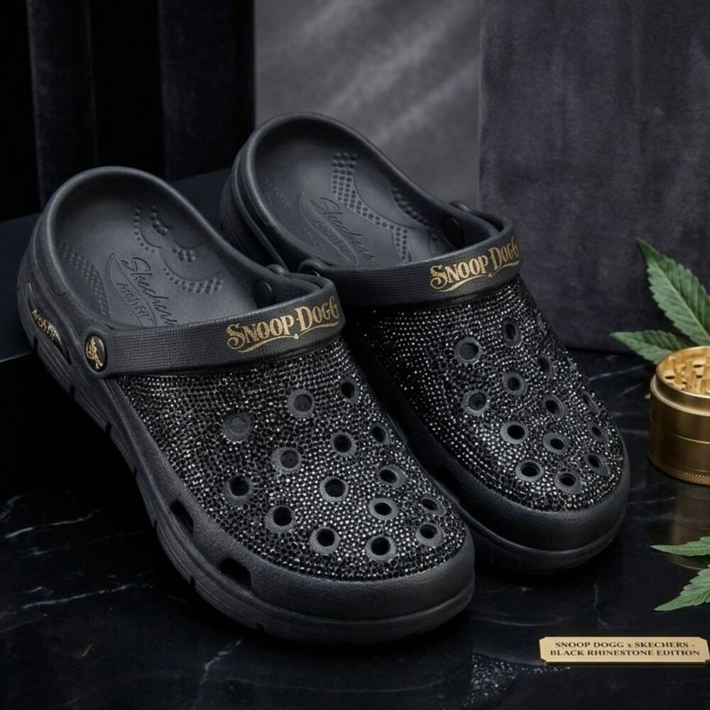 Snoop Dogg x Skechers Arch Fit Clogs Size 7.5 Black Rhinestone Bling Slip On